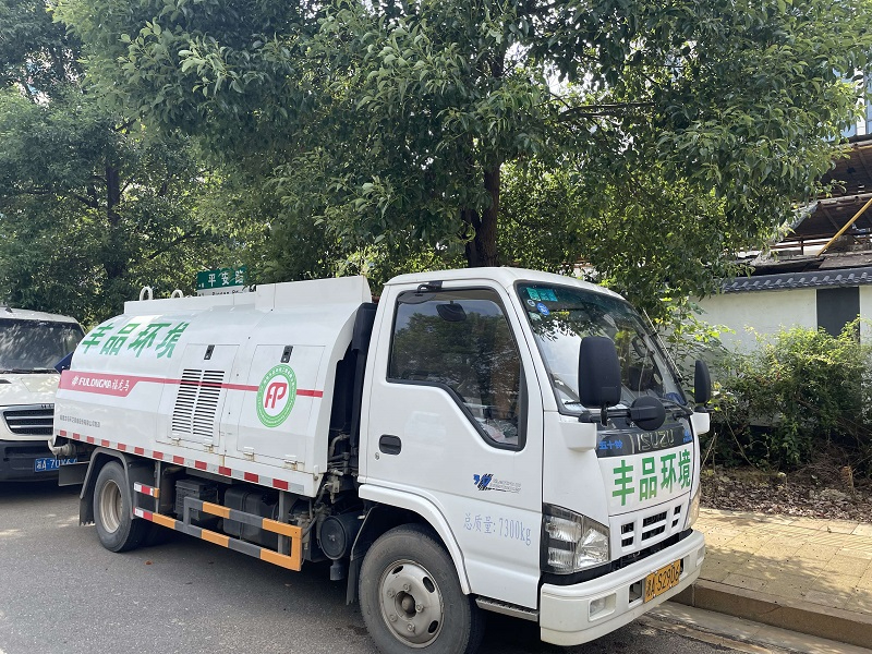 護(hù)欄清洗車